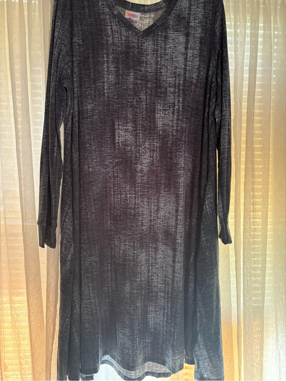 LuLaRoe Emily V-neck Dress in Heathered gray and blue - Picture 4 of 4